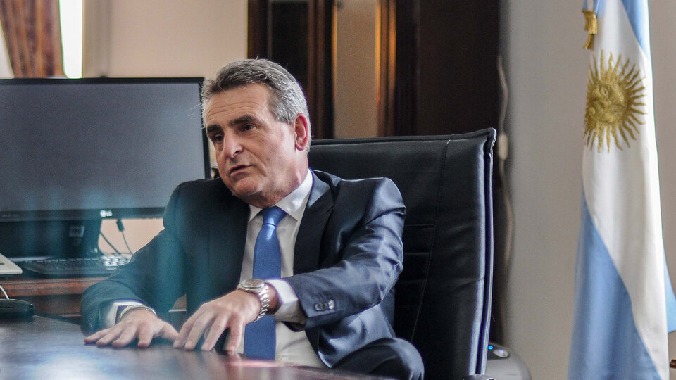 El interventor de la AFI, Agustín Rossi, afirmó que la Mesa Política servirá para encontrar una "buena alternativa electoral".