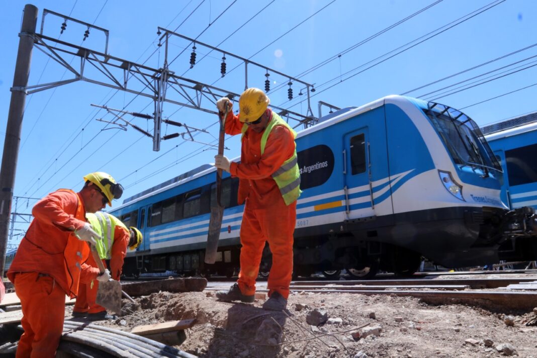 El Tren Roca limitará sus servicios entre La Plata y Constitución por renovaciones en las vías de la estación de Quilmes.
