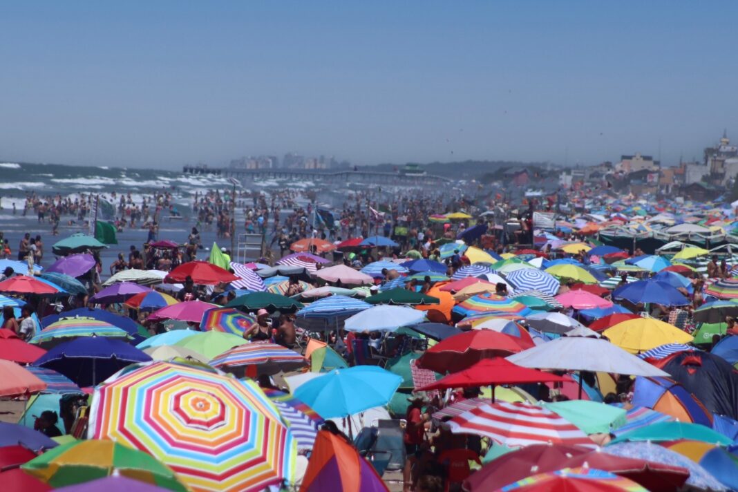 Tras el fin de semana largo, el municipio de Mar del Plata, a cargo de Guillermo Montenegro, sostiene que “fue el mejor verano de la historia”.