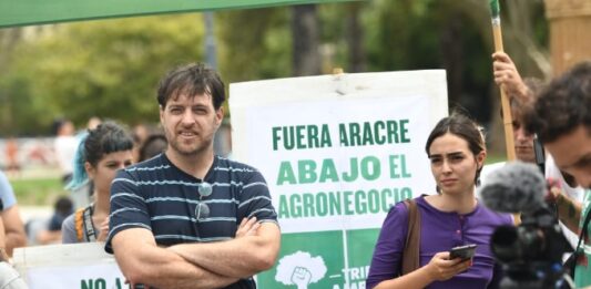El diputado bonaerense de izquierda, Guillermo Kane, cuestionó la designación de Aracre como jefe del Consejo de Asesores de Alberto Fernández. El ex CEO de Syngenta asumió sin acto oficial y en medio de protestas.