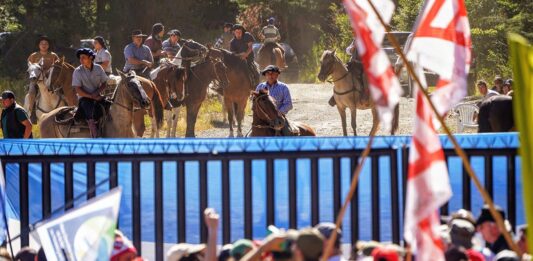 Este miércoles es un día clave para la marcha por la soberanía al Lago Escondido por las reiteradas amenazas del magnate Joe Lewis.