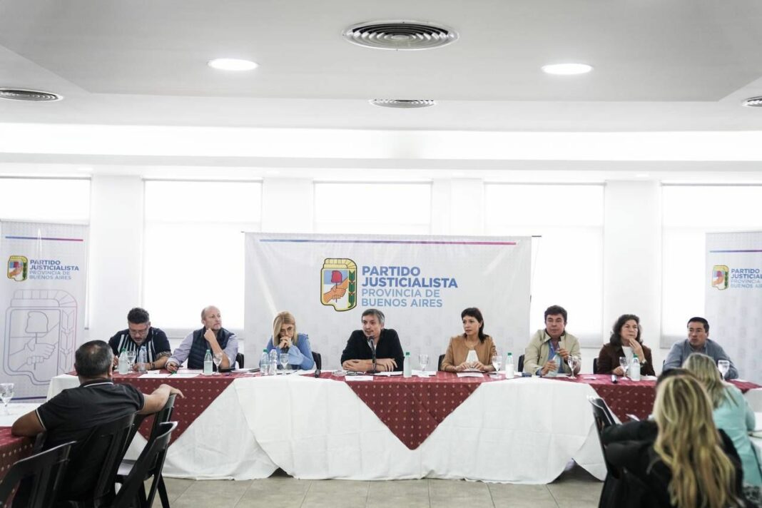 El PJ bonaerense convocó a una reunión este viernes en La Plata para comenzar a definir estrategias electorales.