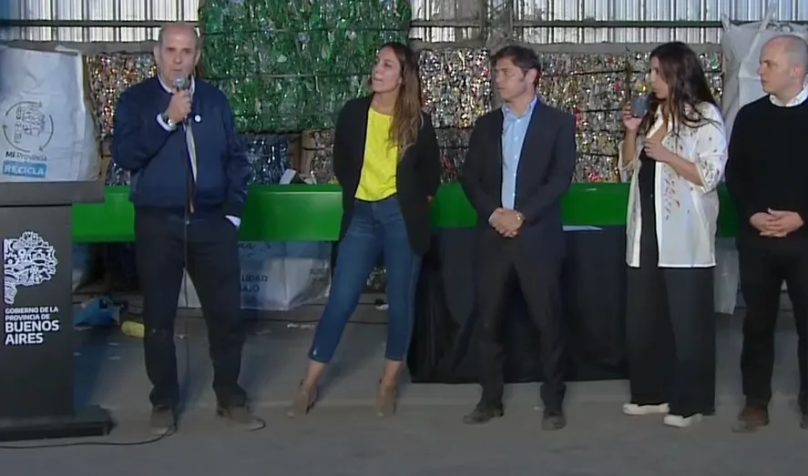 El gobernador bonaerense, Axel Kicillof  junto con el intendente Pablo Zurro, cerró el primer basural a cielo abierto en Pehuajó.