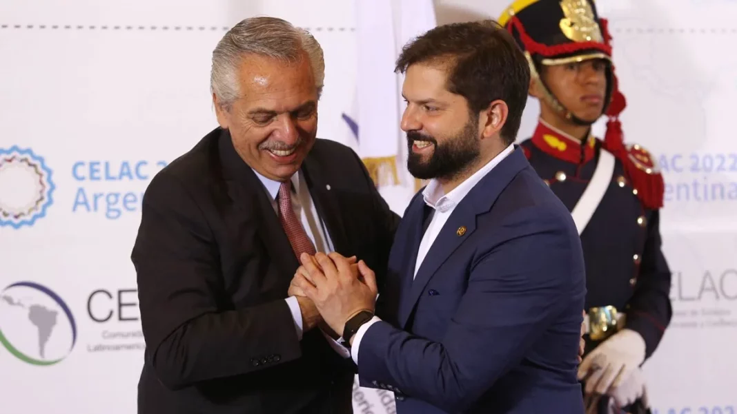 Alberto Fernández viajará a Chile para reunirse con Gabriel Boric y conmemorar el 205 aniversario del histórico Abrazo de Maipú.
