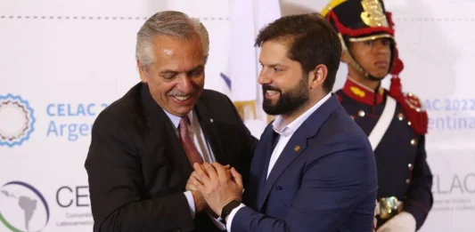 Alberto Fernández viajará a Chile para reunirse con Gabriel Boric y conmemorar el 205 aniversario del histórico Abrazo de Maipú.