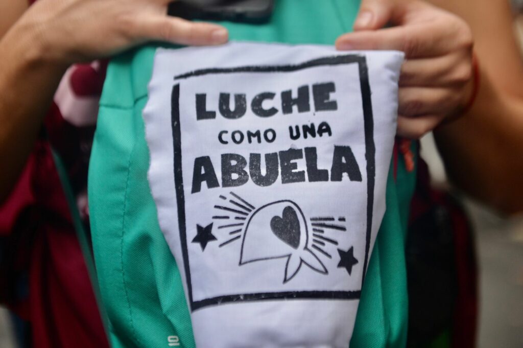 Las Abuelas de Plaza de Mayo homenajeadas en la marcha por el Día de la Memoria.