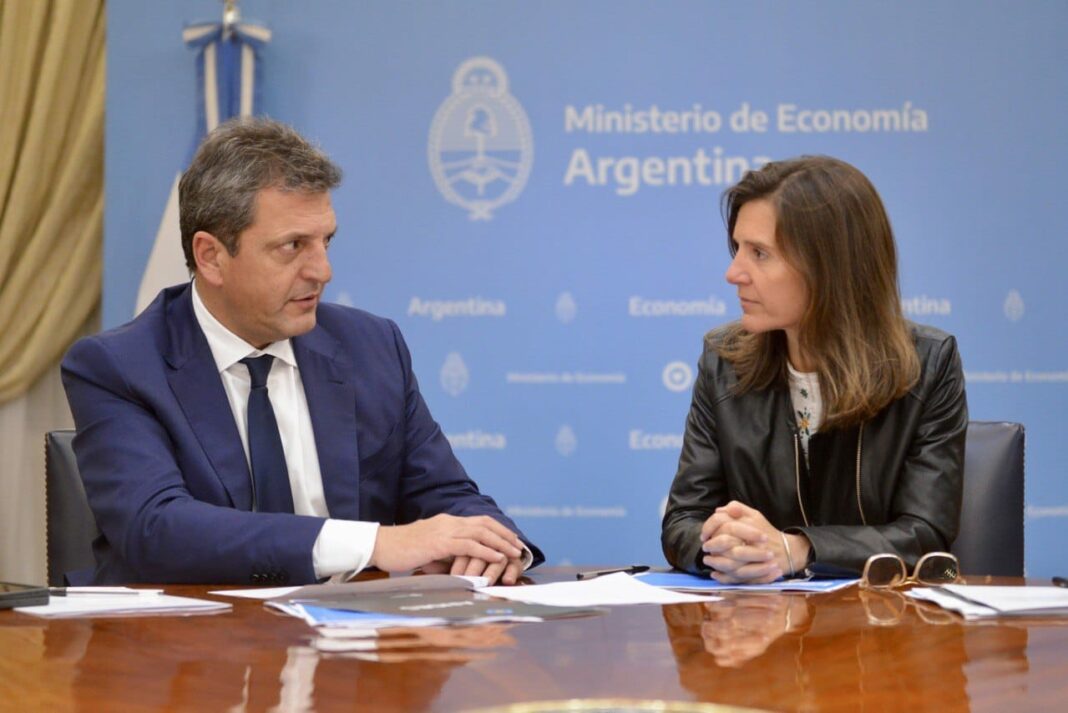 Juntos por el Cambio quiere interpelar a Massa, Rossi y Raverta para que expliquen el canje de bonos en el Congreso.