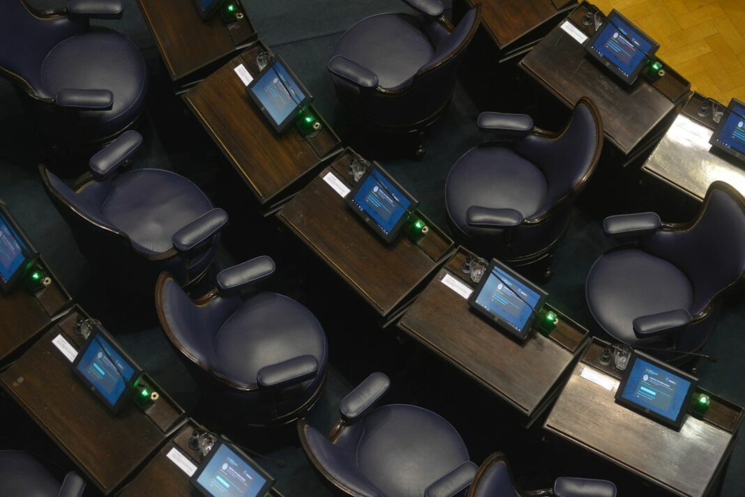 La ausencia de políticas públicas, de planificación y de una agenda de desarrollo es un síntoma de una enfermedad que, desde hace años, viene ganando terreno en la Legislatura bonaerense.