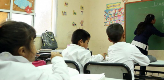 Avanza el programa que suma una hora más de clases en las escuelas bonaerenses.