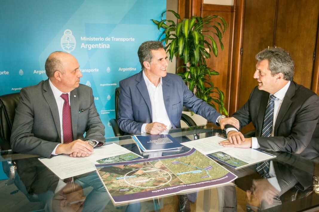 El senador bonaerense del Frente Renovador, Juanci Martínez, valoró el aporte de Massa para lograr el Gasoducto de América, cuya obra tiene un avance del 90%.