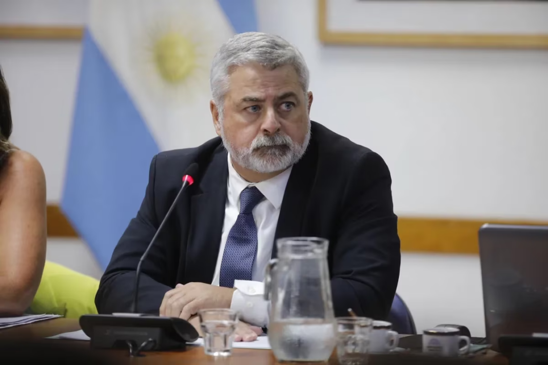 El juez Ramos anuló la causa que investigaba el viaje de los empresarios y funcionarios porteños a la estancia de Joe Lewis en Lago Escondido.