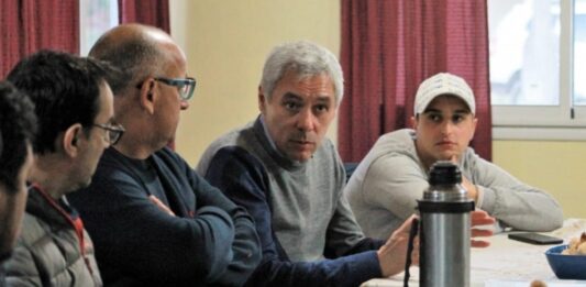 La oposición de Berisso denunció a Cagliardi por desvío de fondos tras la tercera reparación de un caño maestro de agua potable.