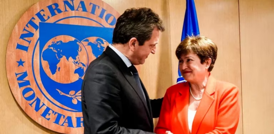 El ministro de Economía, Sergio Massa, enviará una comitiva a Washington para que se reúnan con altos directivos del FMI. Según estipula, el viernes se firmará el acuerdo.