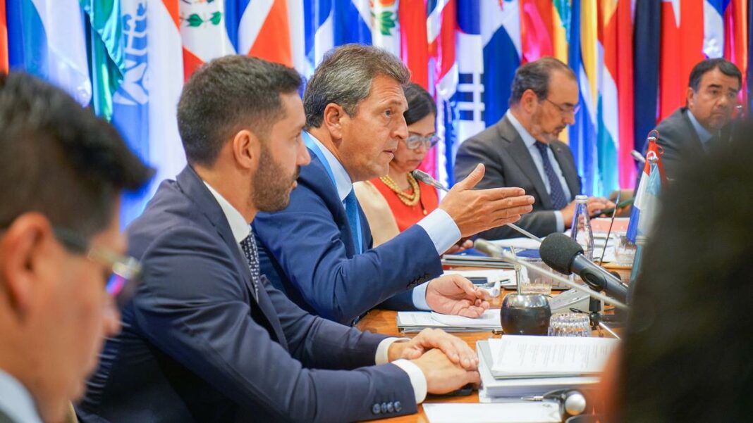 El Gobierno logró un 64% de aceptación en el canje de deuda en pesos por un monto total de $4,34 billones sobre un total de $7 billones.