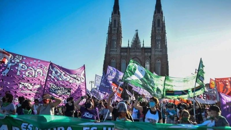 En La Plata habrá dos concentraciones en la plaza Moreno por el Día de la Mujer.