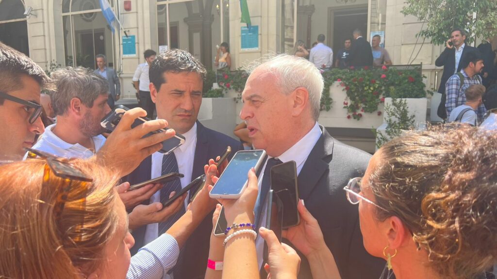Abad y Rabinovich criticaron el "dicurso de campaña" de Kicillof en la Legislatura bonaerense.
