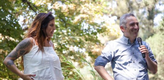La ministra de Ambiente, Daniela Vilar y su par de Desarrollo Social, Andrés Cuervo Larroque, lanzaron el programa “Buen Vivir” desde Lomas de Zamora.