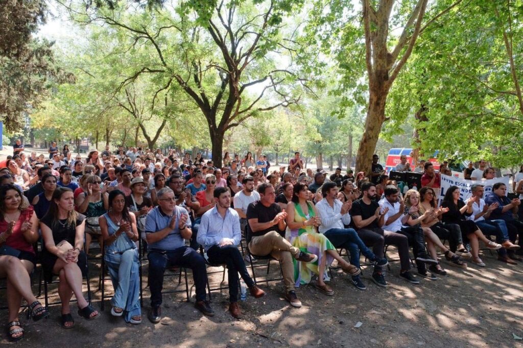 El auditorio del lanzamiento del programa Buen Vivir en Lomas de Zamora.