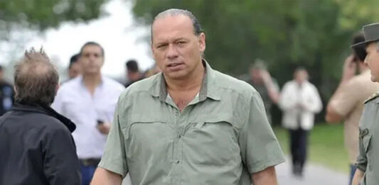Sergio Berni firmó la aprobación de un protocolo a seguir por la Policía bonaerense con menores de edad.