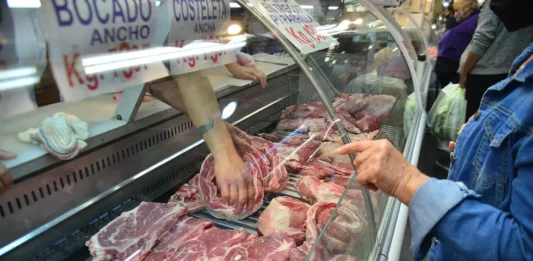 Desde el Mercado Agroganadero de Cañuelas (MAG) alertaron que el kilo de carne podría aumentar entre un 7% y un 10% en La Plata, debido a la caída en la oferta.