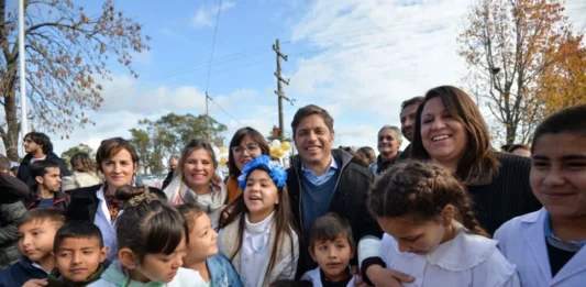 Kicillof inauguró el ciclo lectivo en un jardín de La Plata con un discurso que celebró la recuperación del salario docente.