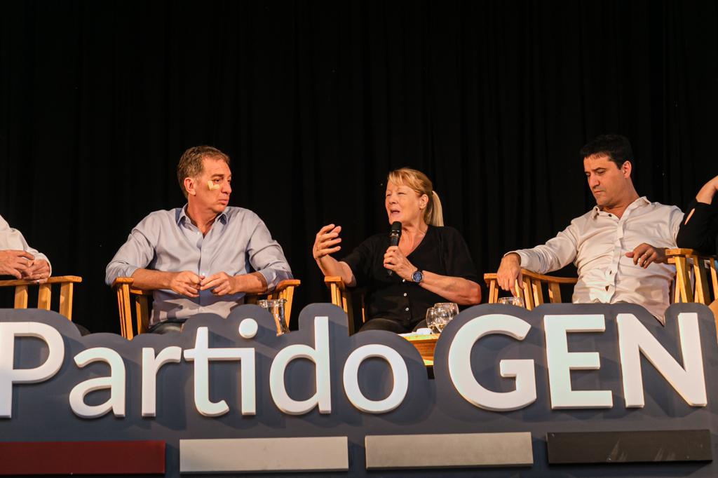 La diputada Margarita Stolbizer reunió a los precandidatos para la Gobernación en el congreso partidario del GEN.