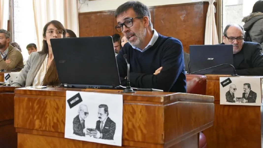 La justicia prohíbe a tres funcionarios municipales y un sindicalista acercarse a tres concejales en Mar del Plata tras denuncias por amenazas.