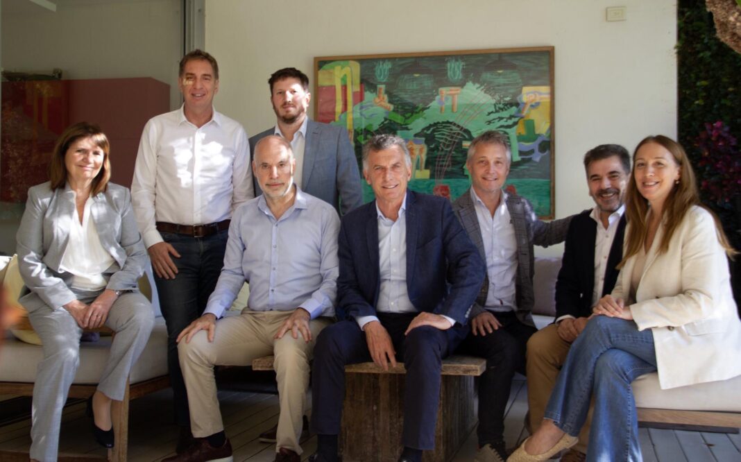 En medio de la interna, Macri reunió a sus candidatos del PRO en San Isidro y consiguió la foto de unidad.