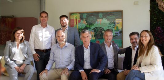 En medio de la interna, Macri reunió a sus candidatos del PRO en San Isidro y consiguió la foto de unidad.