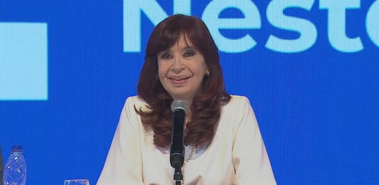 Cristina Kirchner hablará este jueves en el Teatro Argentino de La Plata, luego de renunciamiento a la reelección de Alberto Fernández.