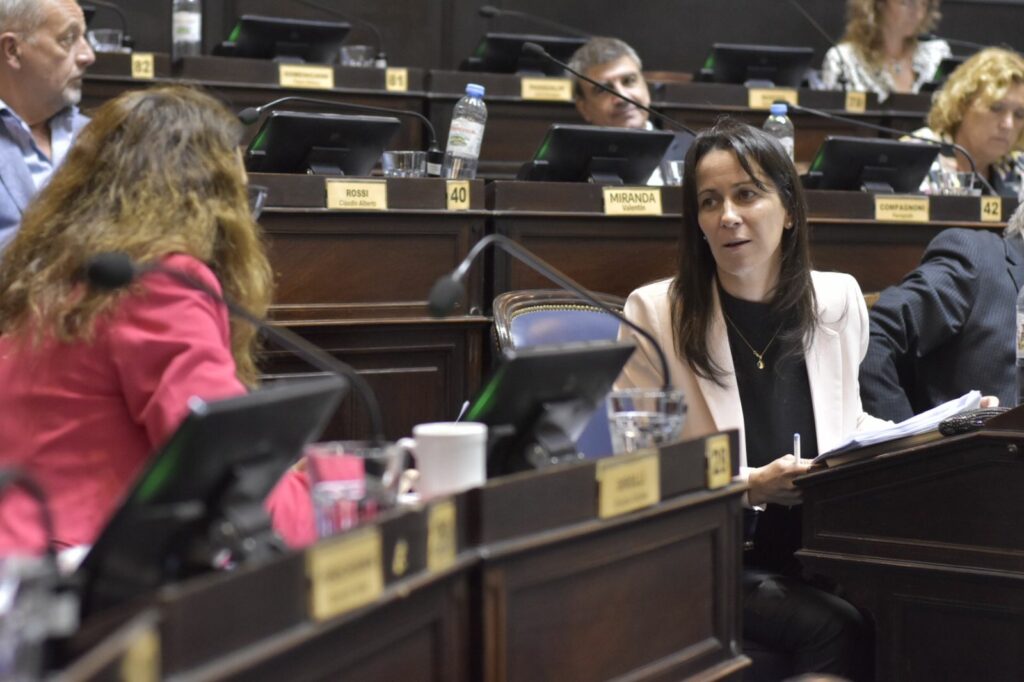 Nazarena Mesías presentó un proyecto de ley para “concientizar, prevenir e informar” sobre los delitos virtuales.