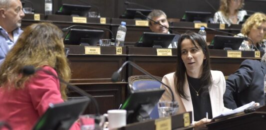 Juntos expone el hacinamiento en cárceles, una de las cuotas pendientes de Kicillof