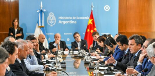 El ministro Sergio Massa anunció que, con la activación del swap, el país dejará de pagar en dólares las mercaderías que ingresen de China.
