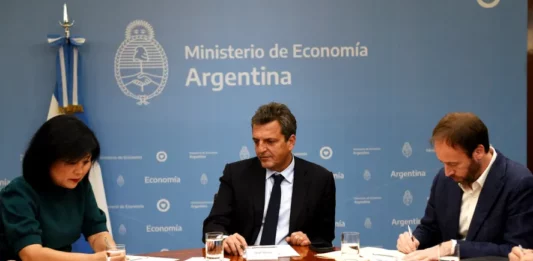 Massa anunció un acuerdo con el BID por USD 75 millones para financiar obras de agua potable en la provincia de Buenos Aires.