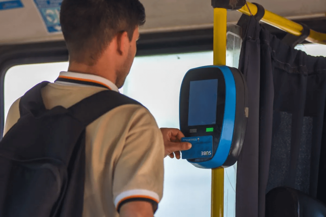 El boleto de colectivo subirá un 8.7% a partir del 1º de junio en el AMBA, convirtiéndose en el cuarto aumento en lo que va del año ¿A cuánto queda?