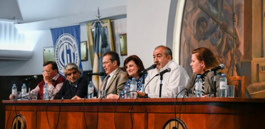 En medio de la corrida cambiaria, la CGT salió a respaldar al Gobierno Nacional y aseguró que la disparada del dólar blue “desestabiliza la economía”