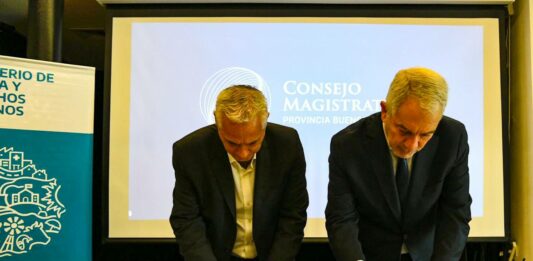 El Gobierno bonaerense firmó un acuerdo con el Consejo de la Magistratura para agilizar la selección de jueces que buscan cubrir vacantes en el poder judicial,
