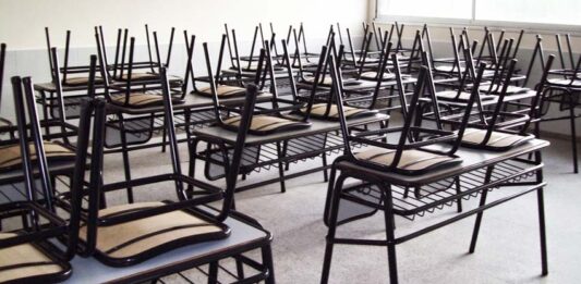 A un mes de la multitudinaria marcha universitaria federal, arrancó este jueves el paro docente nacional. Qué escuelas se verán afectadas.