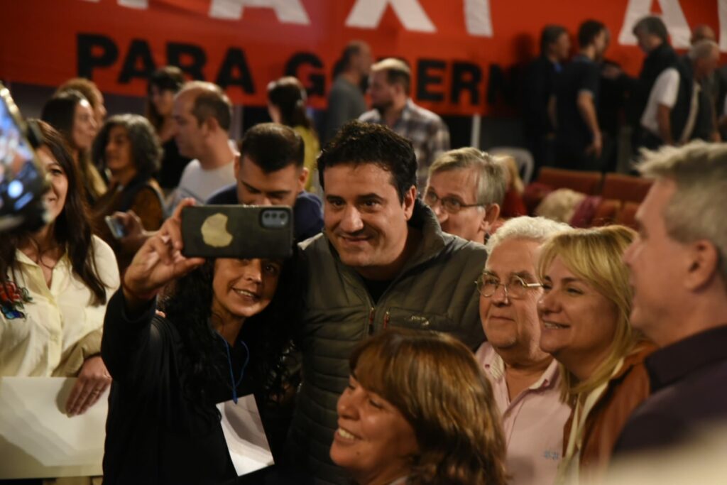 Abad cerro el foro legislativo del radicalismo en Lomas de Zamora. “Prepárense para el traspaso de mando”, el mensaje.