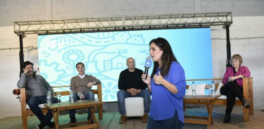 Santilli cuestionó la gestión de Kicillof durante su participación en el Congreso provincial de la Coalición Cívica - ARI.