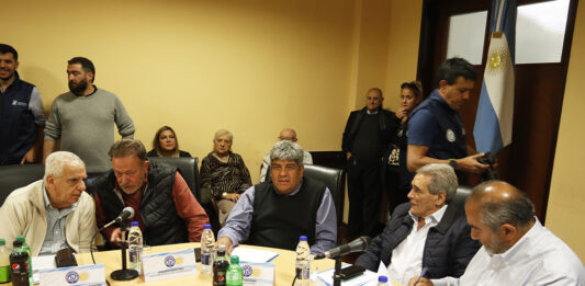 La CGT rompió su parálisis de siete meses sin reunirse, e instó al Gobierno para que reaccione ante la alta inflación.