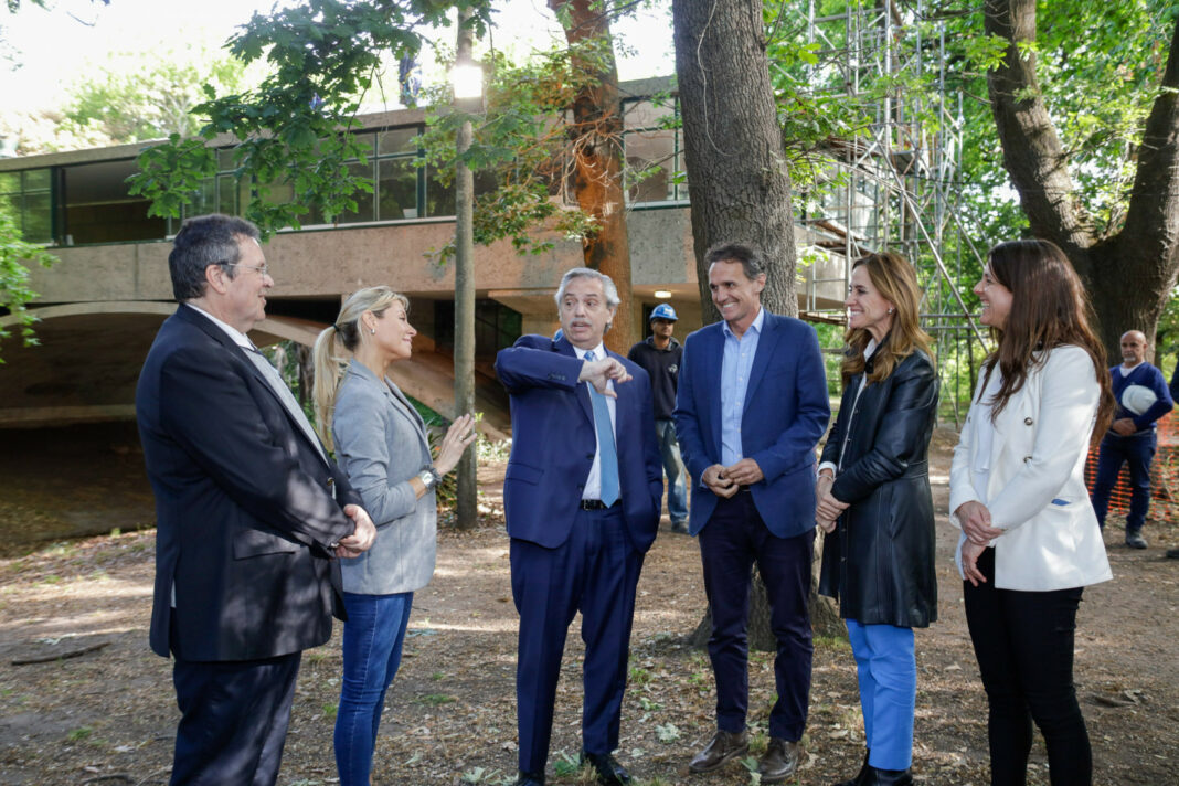 Alberto Fernández casa del puente