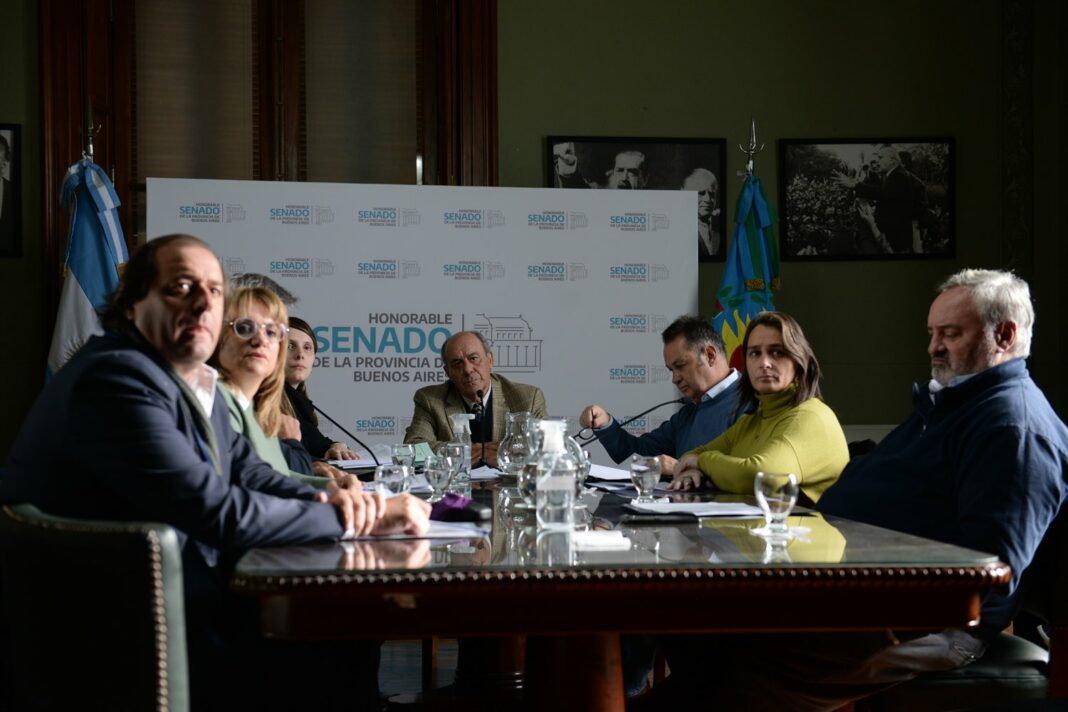 La comisión de Asuntos Municipales del Senado bonaerense se reunió, pero no pudo sesionar por falta de qoúrum. Malestar por los faltazos recurrentes.