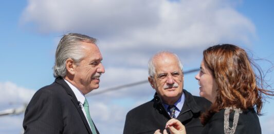 El presidente Alberto Fernández firmó un convenio de obras en Moreno y elogió a la intendenta Mariel Fernández en la búsqueda de afianzar alianzas.