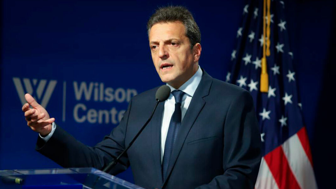 Massa regresa de Estados Unidos con USD 2.000 millones y negociaciones con el FMI en curso para fijar nuevas metas y desembolsos.