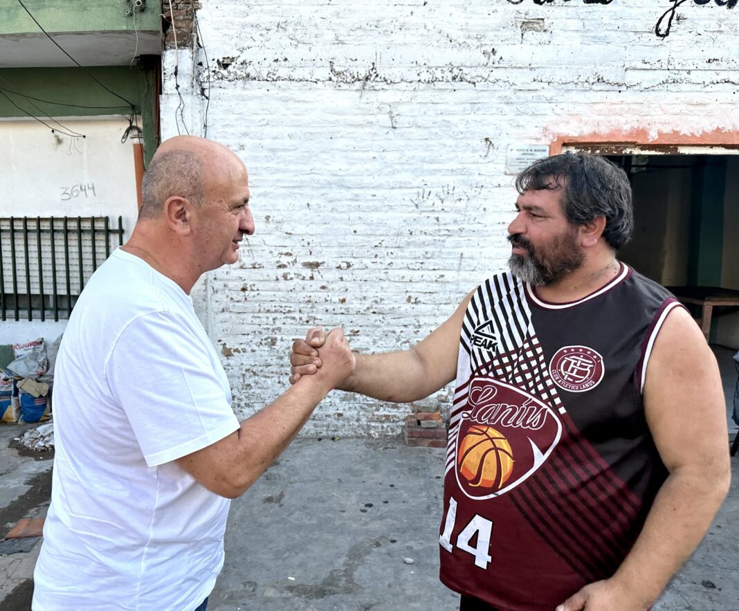 Russo acelera su campaña con bajadas a territorio para explicar su plan de gobierno para el distrito. “Vamos a crear cinco mil puestos de trabajo”, prometió.