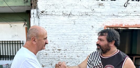 Russo acelera su campaña con bajadas a territorio para explicar su plan de gobierno para el distrito. “Vamos a crear cinco mil puestos de trabajo”, prometió.