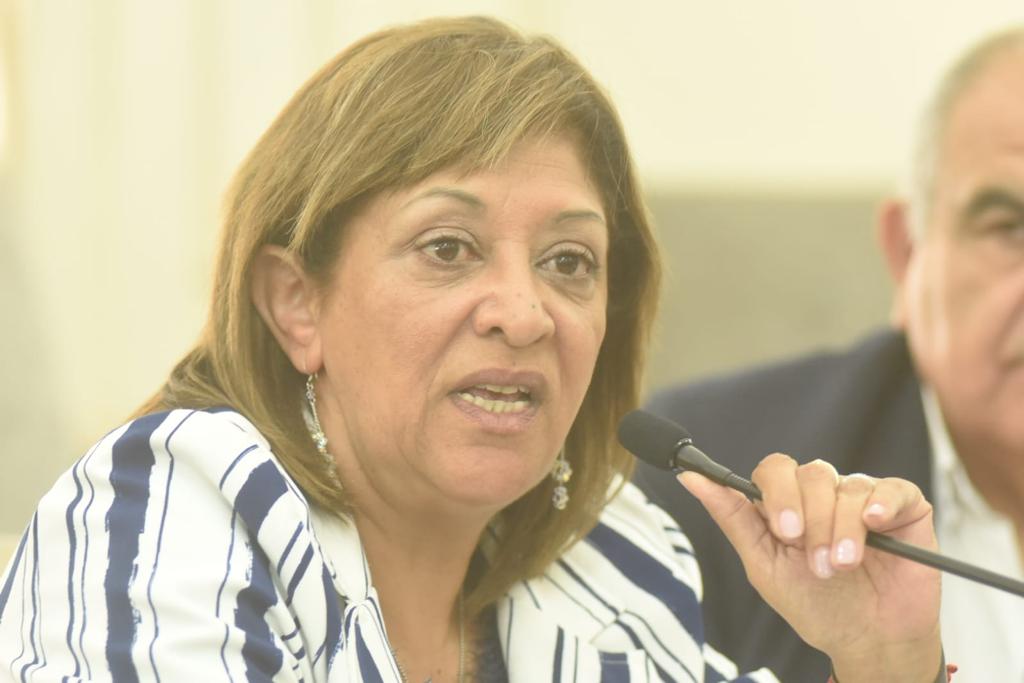 La senadora Ana Devalle acompañó el reclamo gremial por la sanción de la ley de excepción.