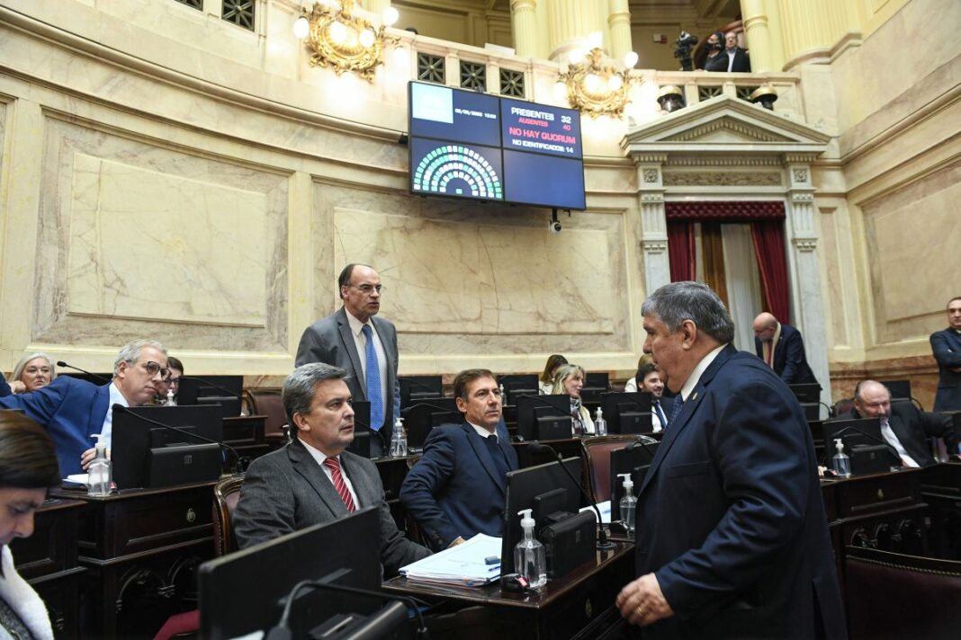 Los jefes de bloques del Senado del FdT, JxC y UF se reunirán en Labor Parlamentaria para discutir la sesión del jueves.