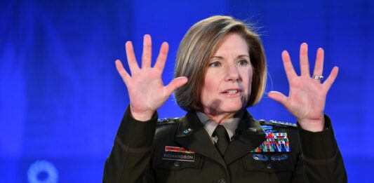 La jefa del Comando Sur estadounidense, Laura Richardson, visitará la Argentina y mantendrá reuniones con autoridades nacionales.